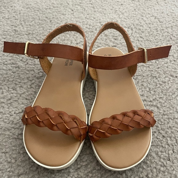 Super cute sandals - Picture 1 of 5
